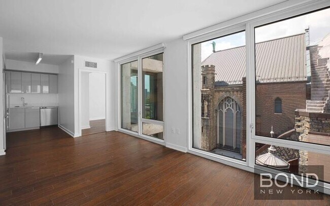 Building Photo - 400 W 113th St