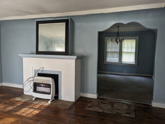 Building Photo - 1016 Bluff View Dr