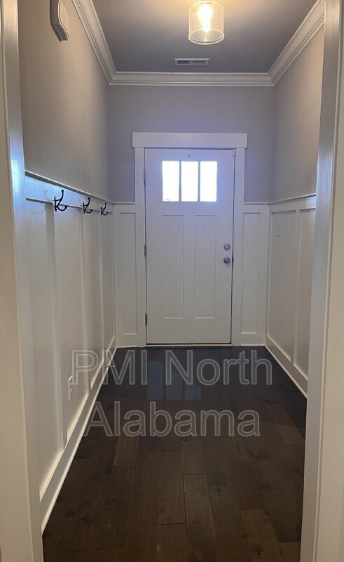 Foto del edificio - 14741 Greenleaf Dr