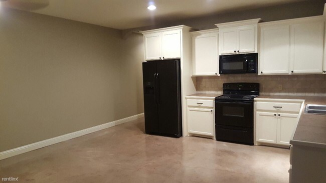 Building Photo - 2 br, 1 bath Duplex - 308 Ellender St
