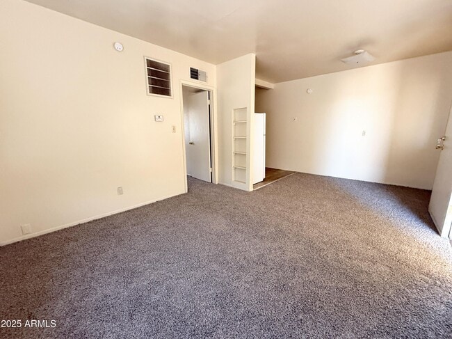 Building Photo - 1211 W Apache Trail