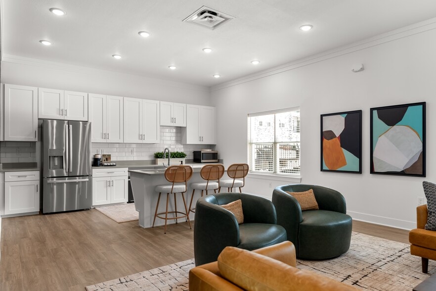 45 at Creekside Apartments - 16349 Round Tripper Dr Parkville, MO