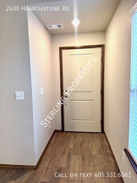 Building Photo - 2400 Hearthstone Rd
