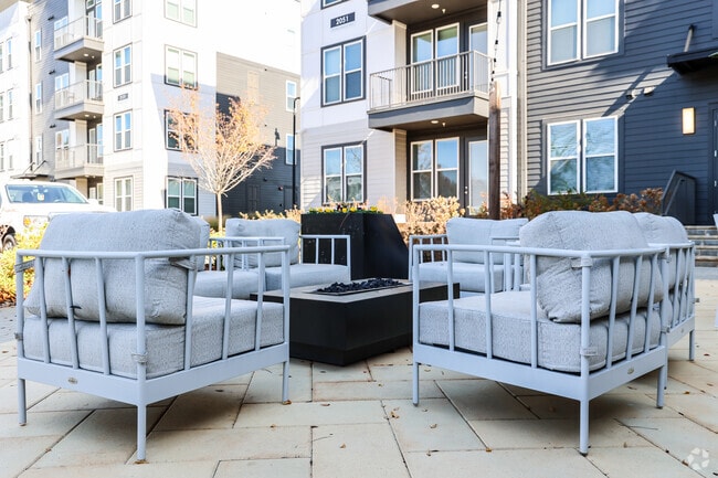 Fire Pit - 1001 Tyvola