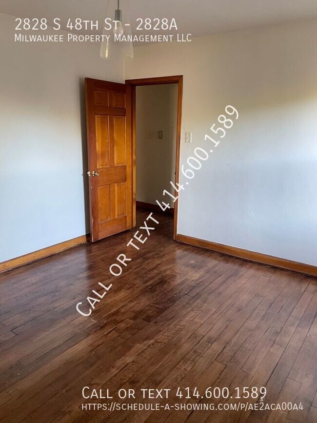 Building Photo - Embrace Life in Cozy Elegance: Your Perfec...