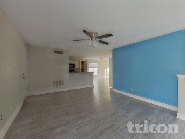 Foto del edificio - 1930 Bluets Ct