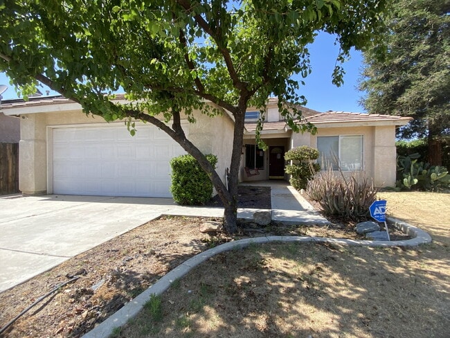 Building Photo - Where Location Meets Comfort — Don’t Miss This 3-Bedroom Gem