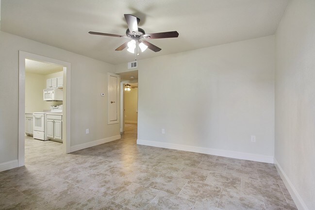Interior Photo - 2012 Bienville St
