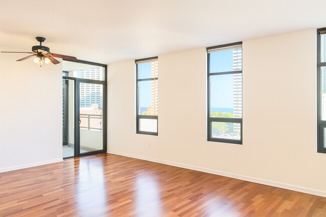 Foto del edificio - 1255 S State St