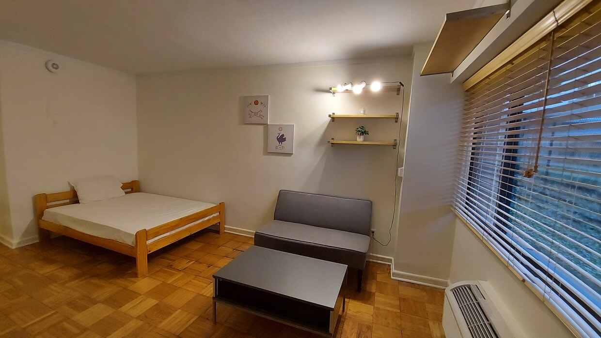 Primary Photo - 2141 I St NW