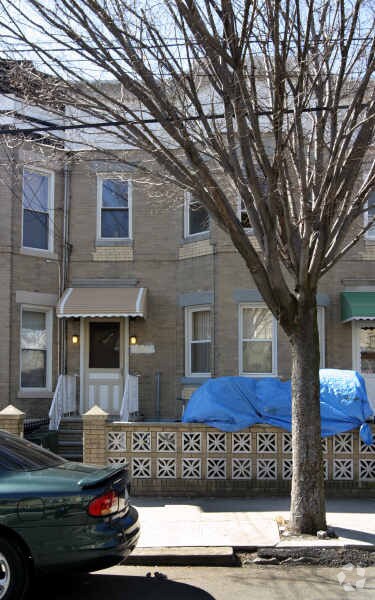 Building Photo - 1886 W 8th St