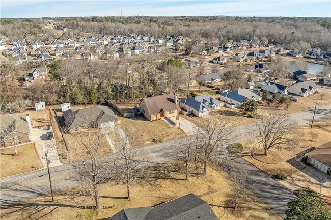 Foto del edificio - 2109 Rocky Brook Rd