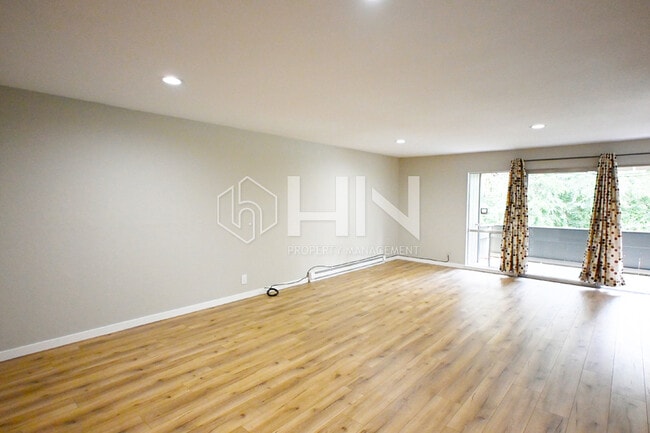Building Photo - 151 Buckingham Dr