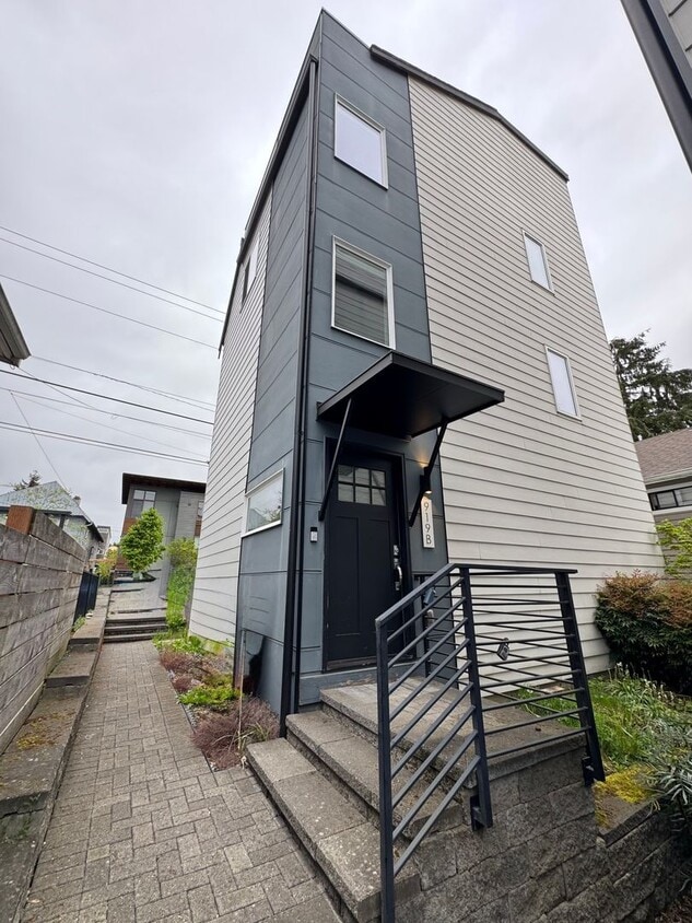 2bd/1.75bs Seattle Townhome - 2bd/1.75bs Seattle Townhouse
