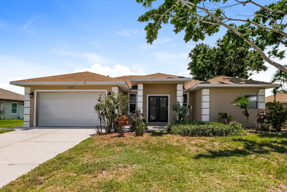 Foto principal - 2303 14th St W