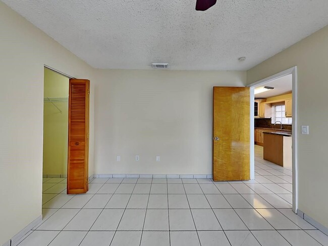 Foto del edificio - 2522 W 72nd St