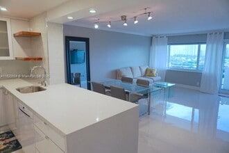 Building Photo - 401 Golden Isles Dr