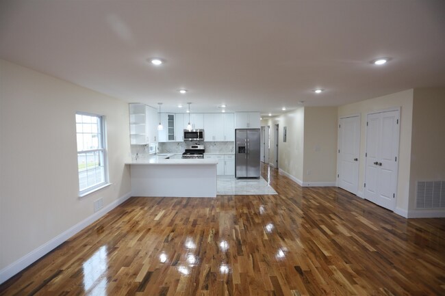 Building Photo - 226 Tappan St