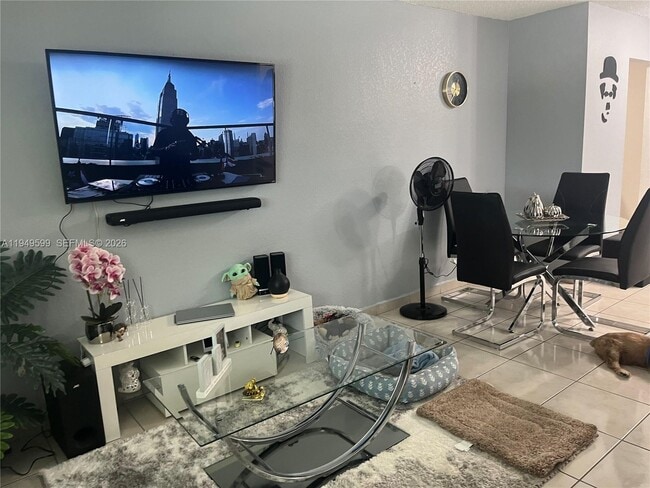 Foto del edificio - 606 W 81st St