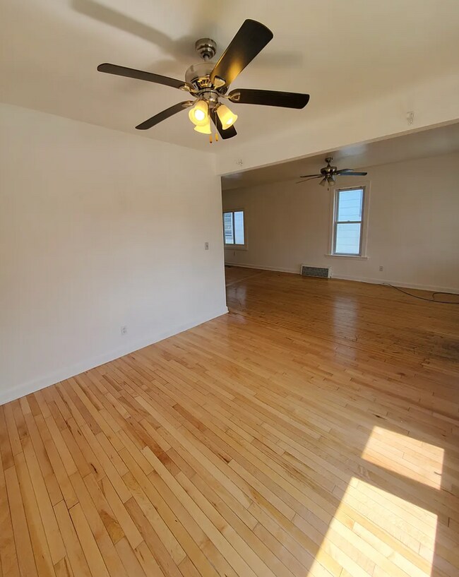 Open-Concept - 526 E Burleigh St