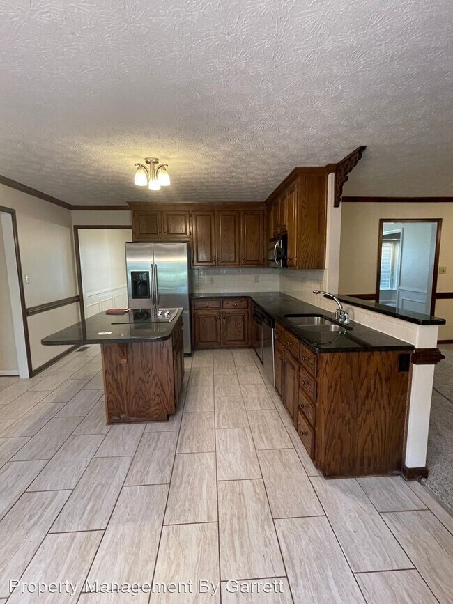 Building Photo - 4 br, 2.5 bath House - 403 Coach Hovis Drive