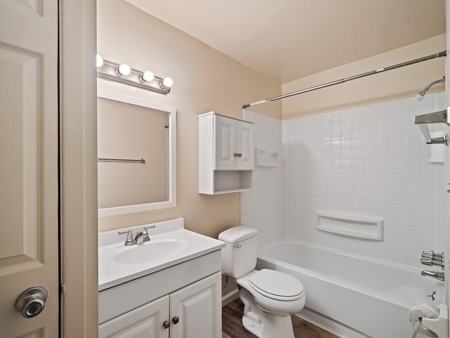 Interior Photo - Cross Creek Apartments