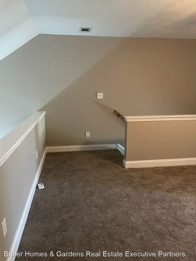 Building Photo - 3 br, 2.5 bath House - 908 Bryan Circle