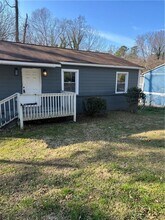 Building Photo - 2298 Swallow Cir SE