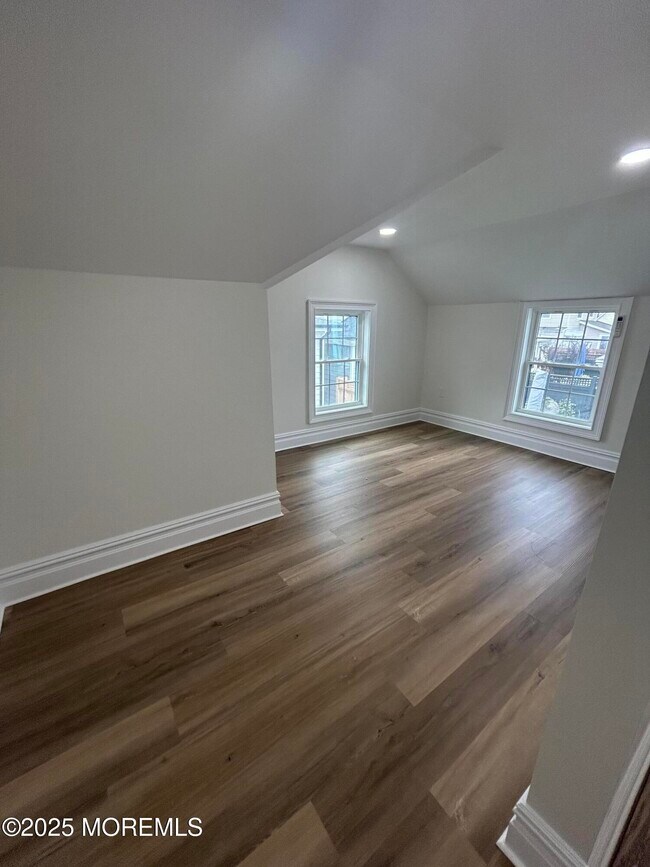 Building Photo - 600 Ocean Park Ave