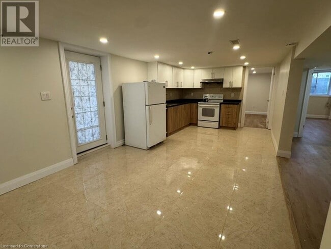 Building Photo - 60 Ramblewood Way