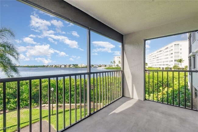 Foto del edificio - 4835 Bonita Beach Rd SW