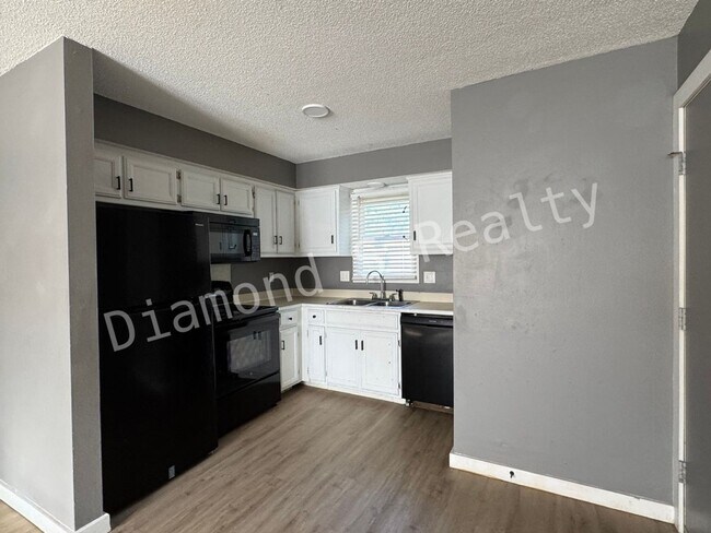 Foto del edificio - 1505 W Rainey St