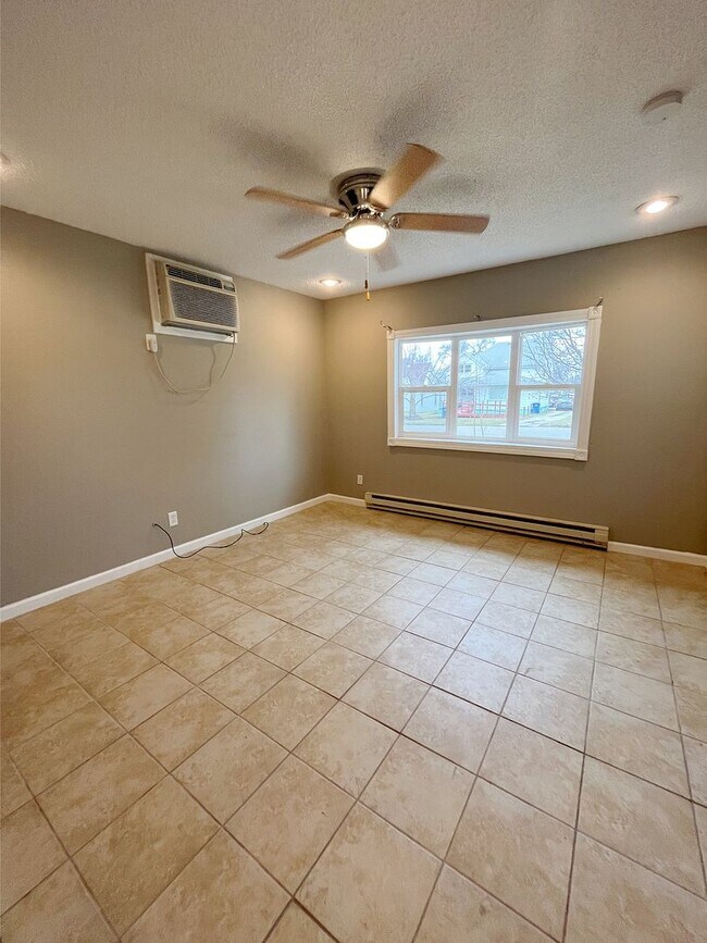 Foto del edificio - 415 E Young Ave