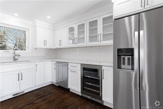 Building Photo - 36 Poe Ct
