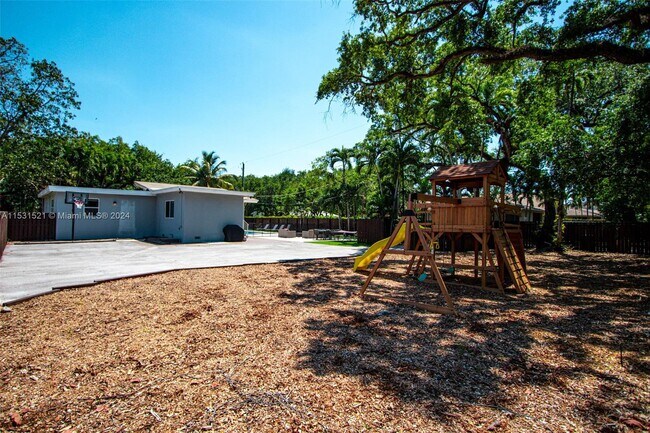 Foto del edificio - 3981 SW 58th St