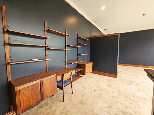 Photo - 1000 E M L King Blvd Townhome