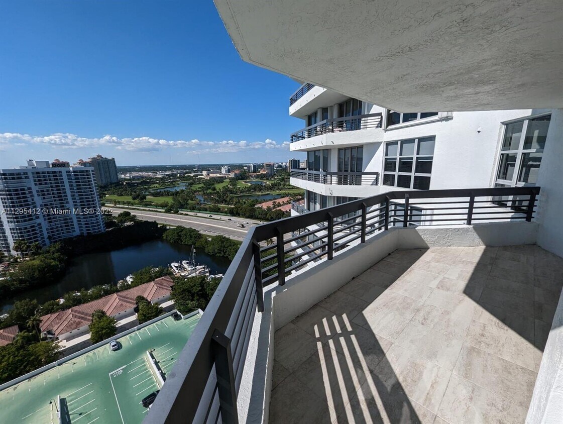 3500 Mystic Pointe Dr Unit 2502, Miami, FL 33180 Condo for Rent in