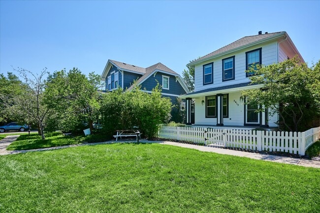 Building Photo - 2615 Elmira St