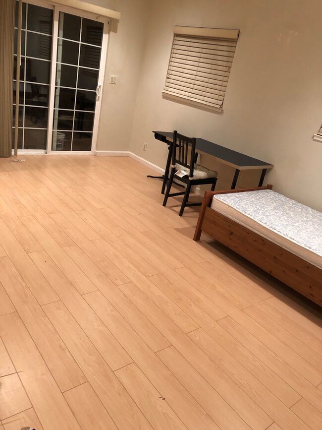 819 E Julian St, San Jose, CA 95112 Apartments San Jose