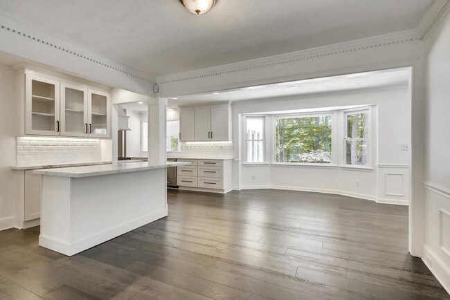 Building Photo - 1095 Willow Bnd , Roswell , GA , 30075
