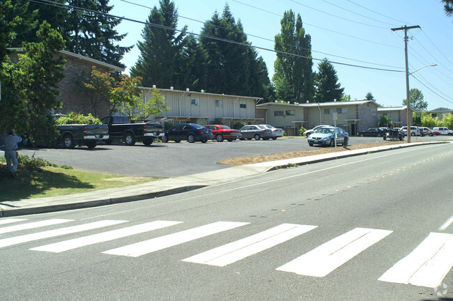 Foto del edificio - Newport Manor Apartments