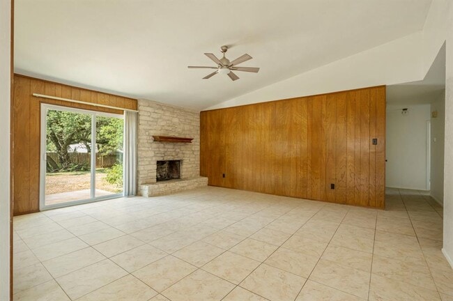 Building Photo - 9404 Shady Oaks Dr