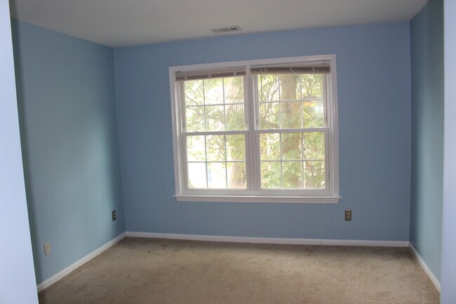 Bedroom - 424 Waterford Dr