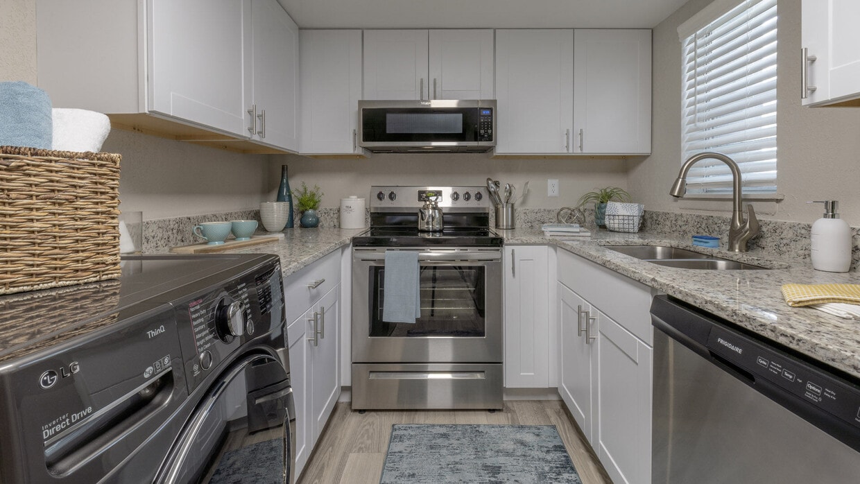 2BR, 2BA - 1,174SF-Kitchen - Cove at Peninsula