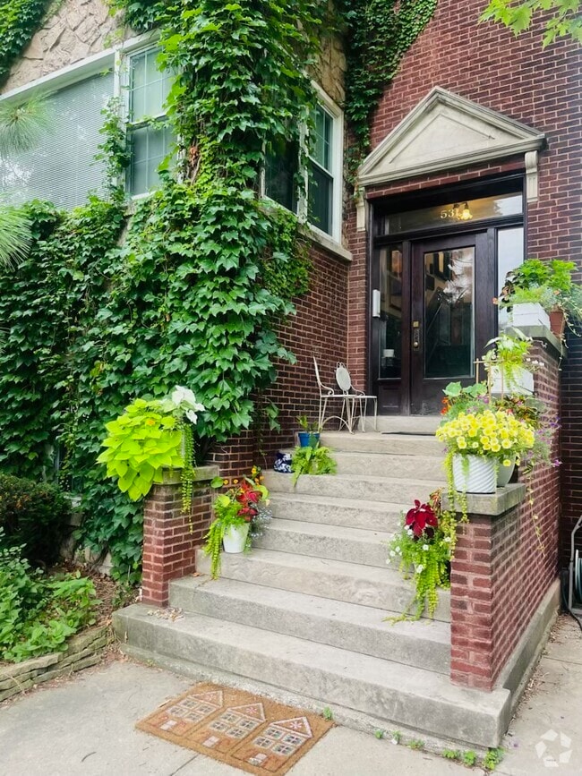 Exterior - 531 S Lombard Ave