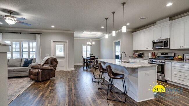 Foto del edificio - Stunning 4BR Home with Community Beach Access & Sound Views!