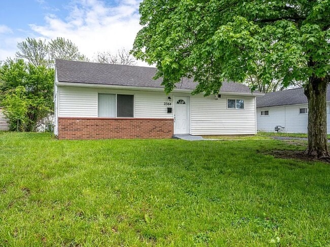 Building Photo - 2364 Brentnell Ave