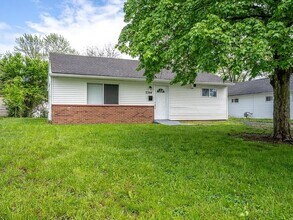 Building Photo - 2364 Brentnell Ave