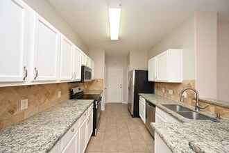 Building Photo - 6127 Yorkglen Manor Ln