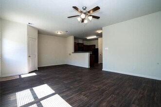 Building Photo - 212 Autumn Berry Ln
